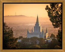 Load image into Gallery viewer, Golden Oakland
