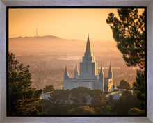 Load image into Gallery viewer, Golden Oakland
