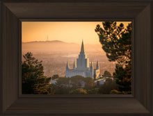Load image into Gallery viewer, Golden Oakland
