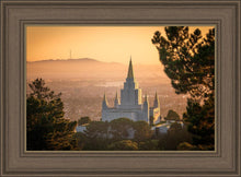 Load image into Gallery viewer, Golden Oakland
