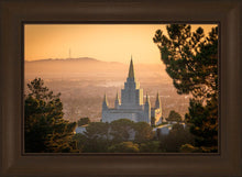 Load image into Gallery viewer, Golden Oakland

