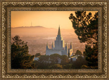 Load image into Gallery viewer, Golden Oakland
