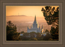 Load image into Gallery viewer, Golden Oakland
