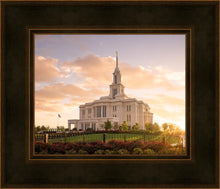 Load image into Gallery viewer, Golden Payson Panorama
