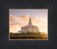 Load image into Gallery viewer, Golden Payson Panorama
