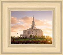Load image into Gallery viewer, Golden Payson Panorama
