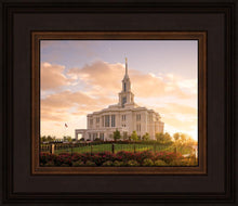 Load image into Gallery viewer, Golden Payson Panorama
