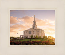 Load image into Gallery viewer, Golden Payson Panorama
