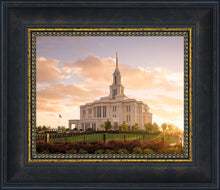 Load image into Gallery viewer, Golden Payson Panorama
