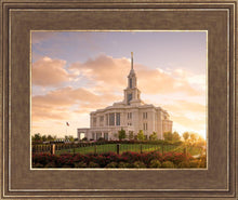 Load image into Gallery viewer, Golden Payson Panorama
