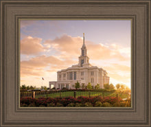 Load image into Gallery viewer, Golden Payson Panorama
