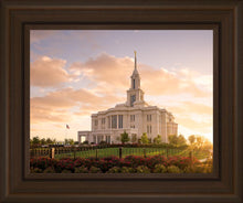 Load image into Gallery viewer, Golden Payson Panorama
