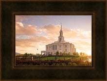 Load image into Gallery viewer, Golden Payson Panorama
