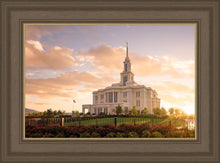 Load image into Gallery viewer, Golden Payson Panorama
