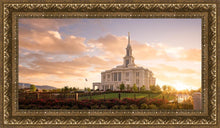 Load image into Gallery viewer, Golden Payson Panorama
