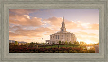 Load image into Gallery viewer, Golden Payson Panorama
