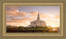 Load image into Gallery viewer, Golden Payson Panorama
