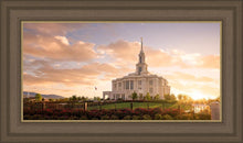 Load image into Gallery viewer, Golden Payson Panorama
