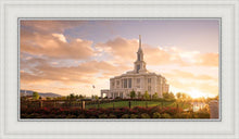 Load image into Gallery viewer, Golden Payson Panorama
