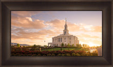 Load image into Gallery viewer, Golden Payson Panorama
