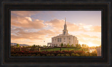 Load image into Gallery viewer, Golden Payson Panorama
