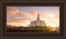 Load image into Gallery viewer, Golden Payson Panorama
