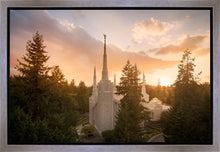 Load image into Gallery viewer, Portland High Glow
