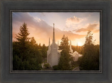 Load image into Gallery viewer, Portland High Glow
