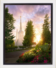 Load image into Gallery viewer, Portland Garden Circle
