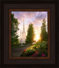 Load image into Gallery viewer, Portland Garden Circle
