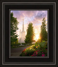 Load image into Gallery viewer, Portland Garden Circle

