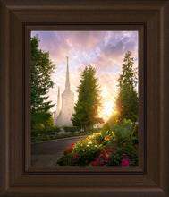 Load image into Gallery viewer, Portland Garden Circle
