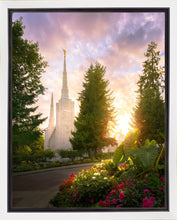 Load image into Gallery viewer, Portland Garden Circle
