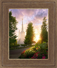 Load image into Gallery viewer, Portland Garden Circle
