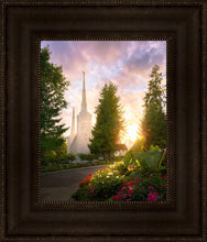Load image into Gallery viewer, Portland Garden Circle
