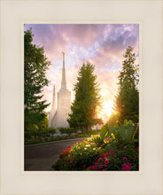Load image into Gallery viewer, Portland Garden Circle
