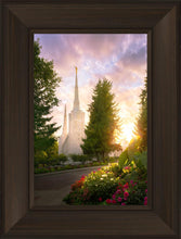 Load image into Gallery viewer, Portland Garden Circle

