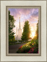 Load image into Gallery viewer, Portland Garden Circle
