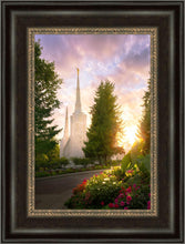 Load image into Gallery viewer, Portland Garden Circle
