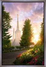 Load image into Gallery viewer, Portland Garden Circle

