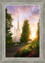 Load image into Gallery viewer, Portland Garden Circle

