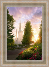 Load image into Gallery viewer, Portland Garden Circle
