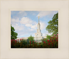 Load image into Gallery viewer, Sacramento Flowers
