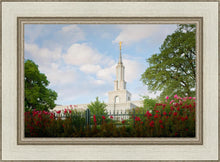 Load image into Gallery viewer, Sacramento Flowers
