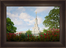 Load image into Gallery viewer, Sacramento Flowers
