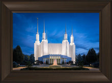 Load image into Gallery viewer, Washington DC Sapphire Glow
