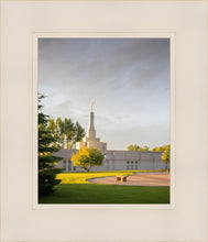 Load image into Gallery viewer, Bismarck Golden Glow
