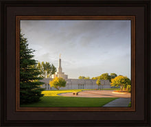 Load image into Gallery viewer, Bismarck Golden Glow
