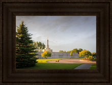 Load image into Gallery viewer, Bismarck Golden Glow
