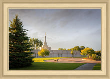 Load image into Gallery viewer, Bismarck Golden Glow
